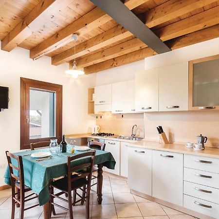 Gorgeous Apartment In Sacile -Pd- With Kitchen Exterior foto